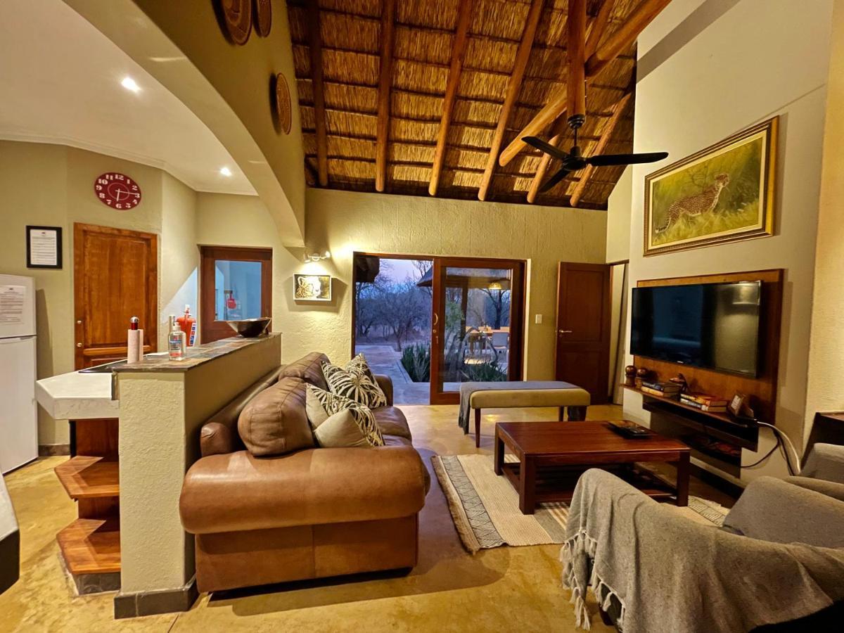 10 Raptors Lodge Hoedspruit Bagian luar foto