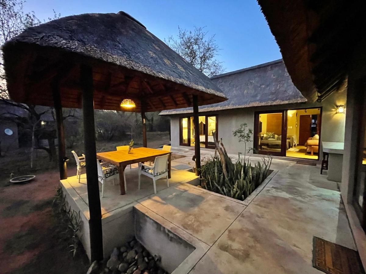 10 Raptors Lodge Hoedspruit Bagian luar foto