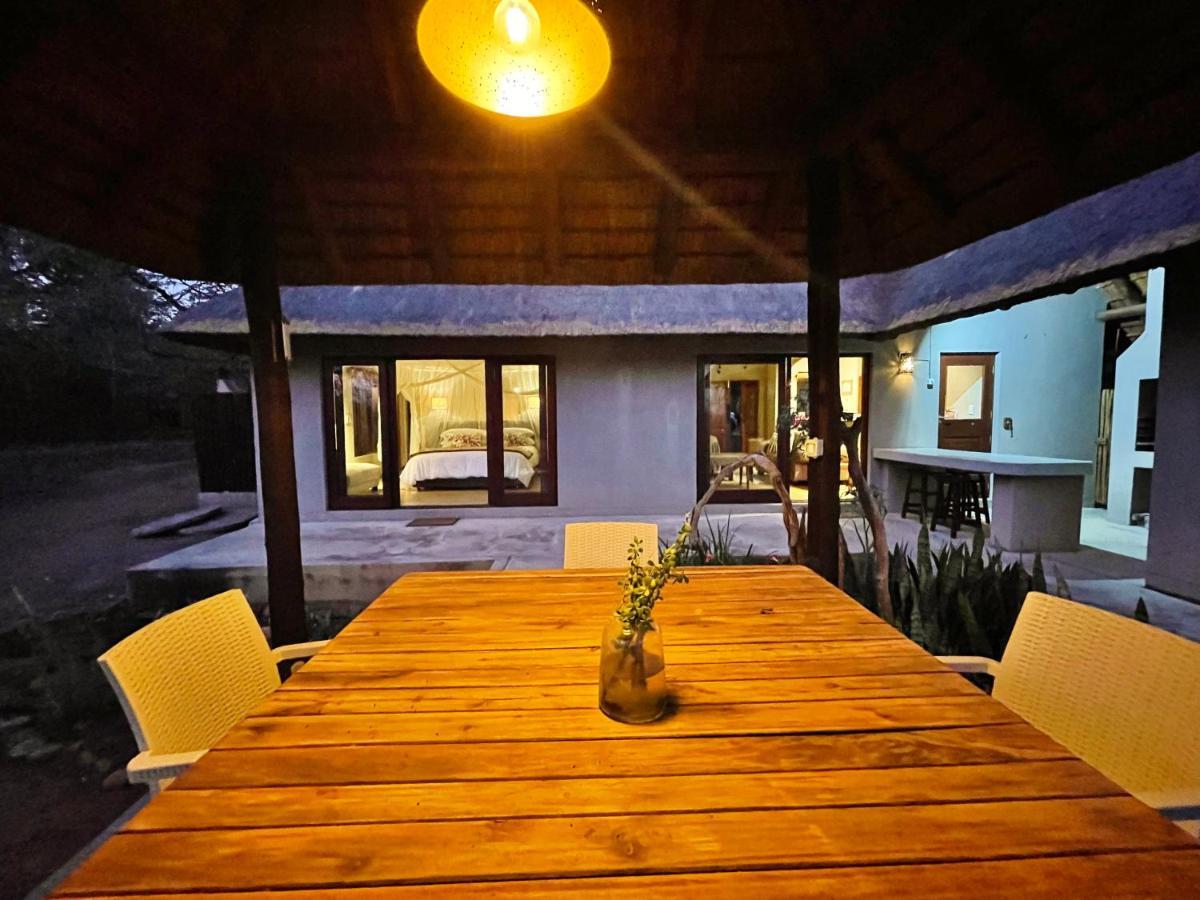 10 Raptors Lodge Hoedspruit Bagian luar foto
