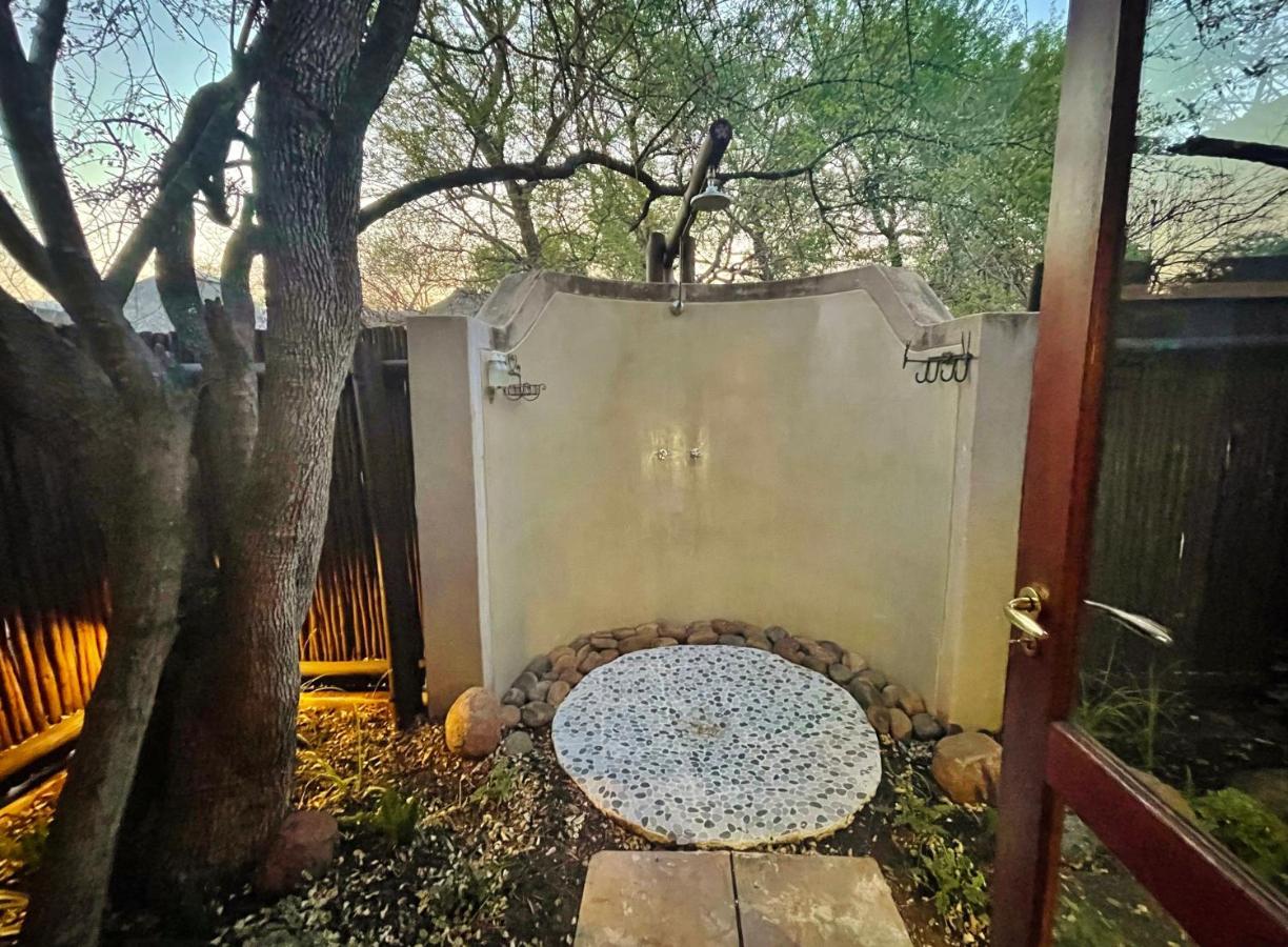 10 Raptors Lodge Hoedspruit Bagian luar foto