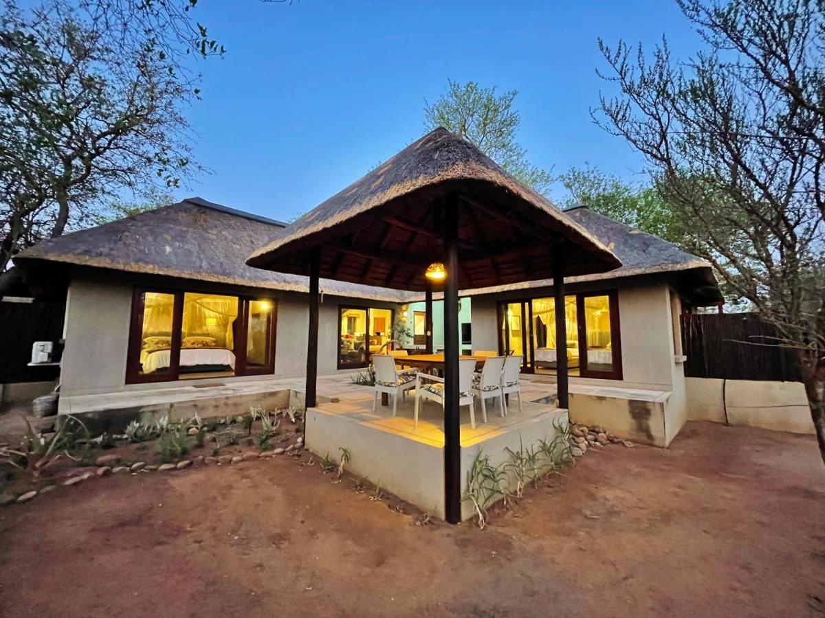 10 Raptors Lodge Hoedspruit Bagian luar foto